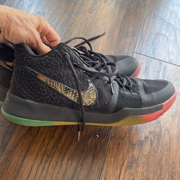 Kyrie 3 Black Gradient Rainbow size 11 in EUC rainbow soles great condition - Picture 4 of 12